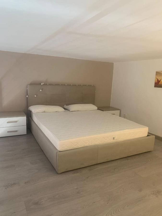 Odeon Apartment In Centro A Livorno Luaran gambar